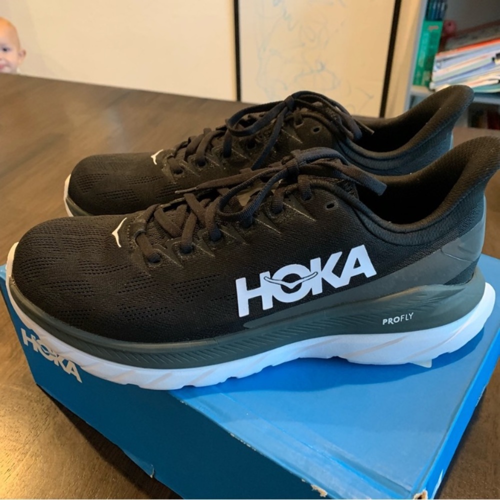Men’s HOKA Mach 4 Running Shoes size 11